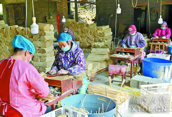 湘潭縣青山橋鎮竹制品加工帶動脫貧戶就業增收